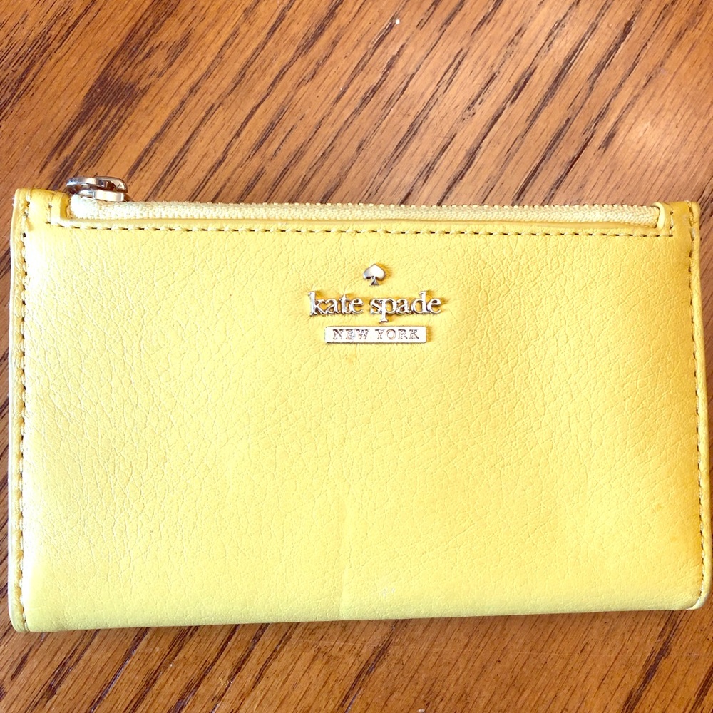 👻 🕷 SALE Kate Spade yellow wallet! Great for fall! 🍁🍂 Check on wear and tear